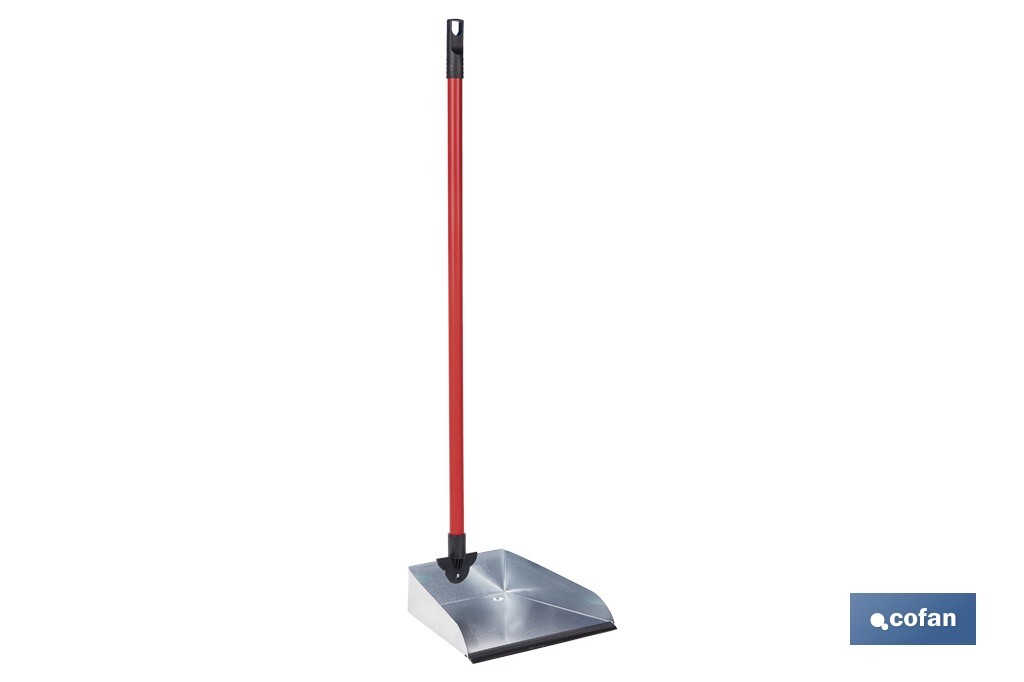 RECOGEDOR METALICO GALVANIZADO CON GOMA Y MANGO 83 X 24 CM