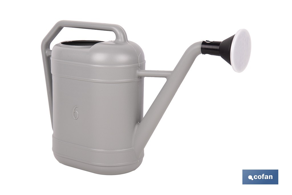 Regadera gris con cabezal desmontable de HDPE | Resistente, ligera 100 % reciclable con capacidad de 6 litros
